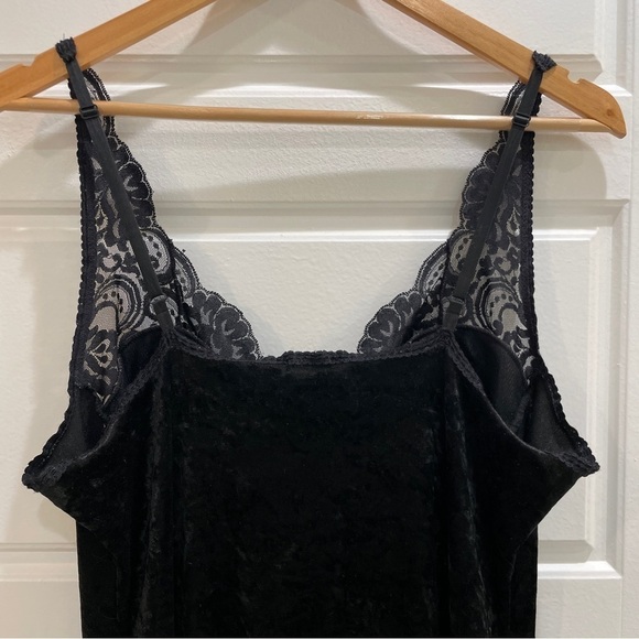 Vintage Midnight Black Lace Slip - Picture 4 of 9